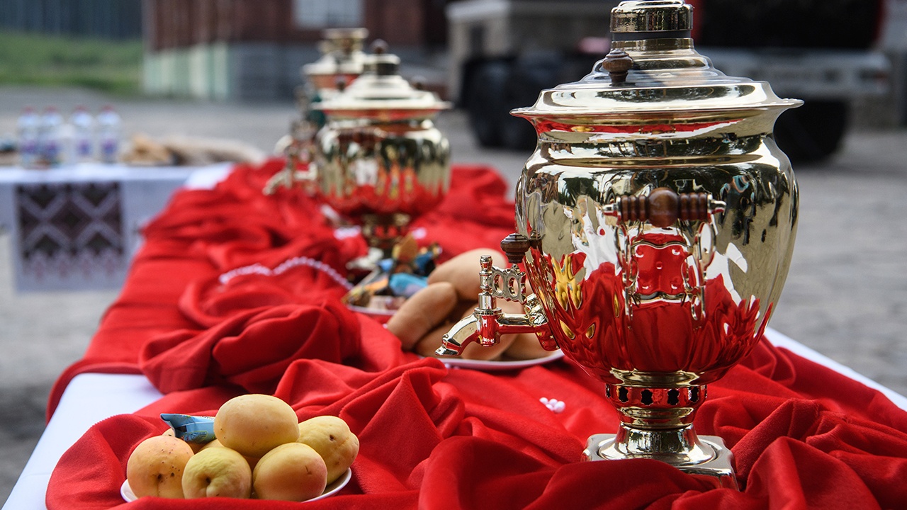 Гражданина Израиля не пропустили в Эстонию с самоваром