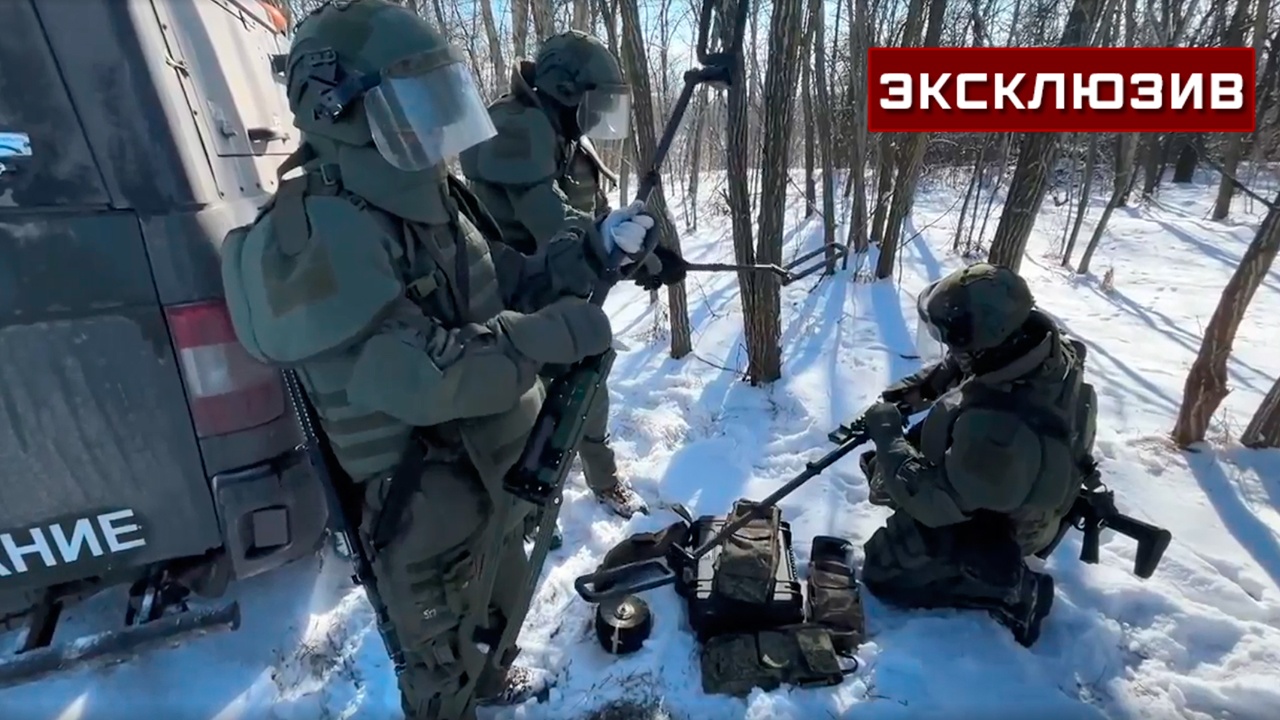 Саперы показали взрывные устройства ВСУ, обезвреженные в приграничье