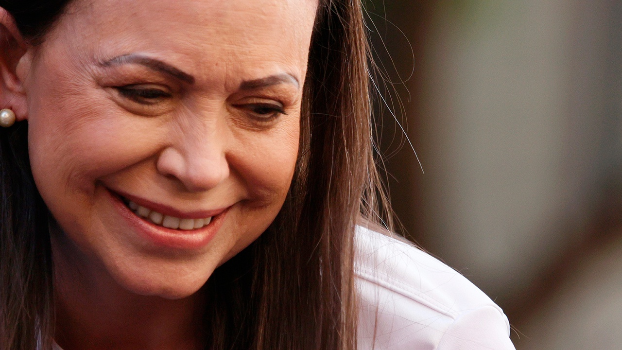 Венесуэльская оппозиционерка Мачадо отдала Трампу медаль Нобелевской премии мира