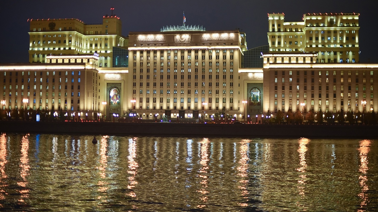 ВС РФ перехватили ночью над регионами России 106 украинских дронов