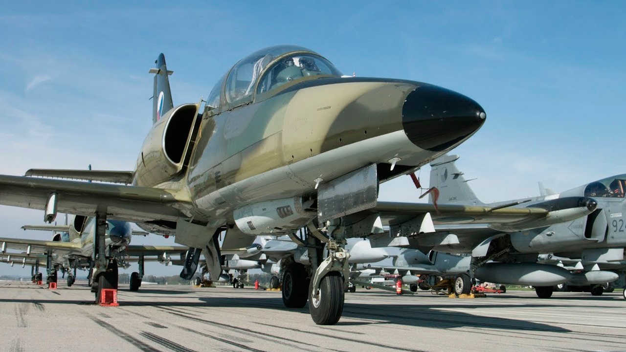 Чехия отказалась отдать Украине обещанные президентом самолеты L-159