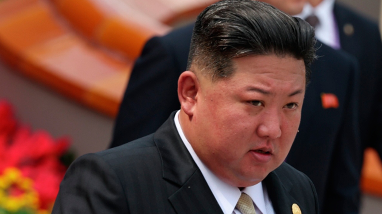 Ким Чен Ын публично уволил вице-премьера КНДР