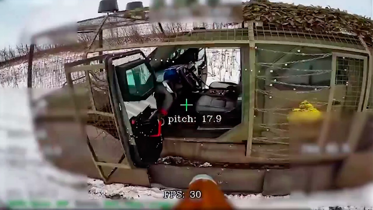 FPV-дроны поразили элементы связи, переправу и бронетехнику ВСУ в зоне СВО