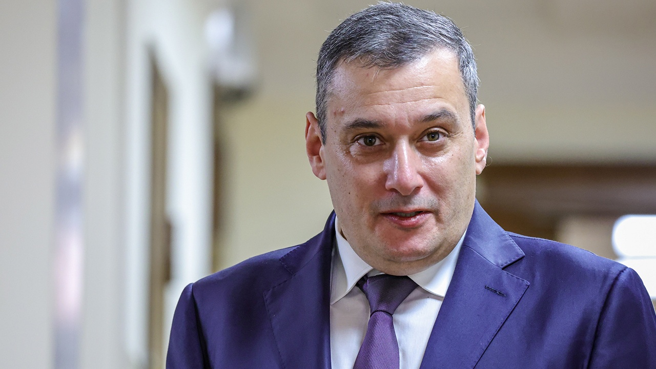 Хинштейн попал в аварию, его машину занесло на дороге