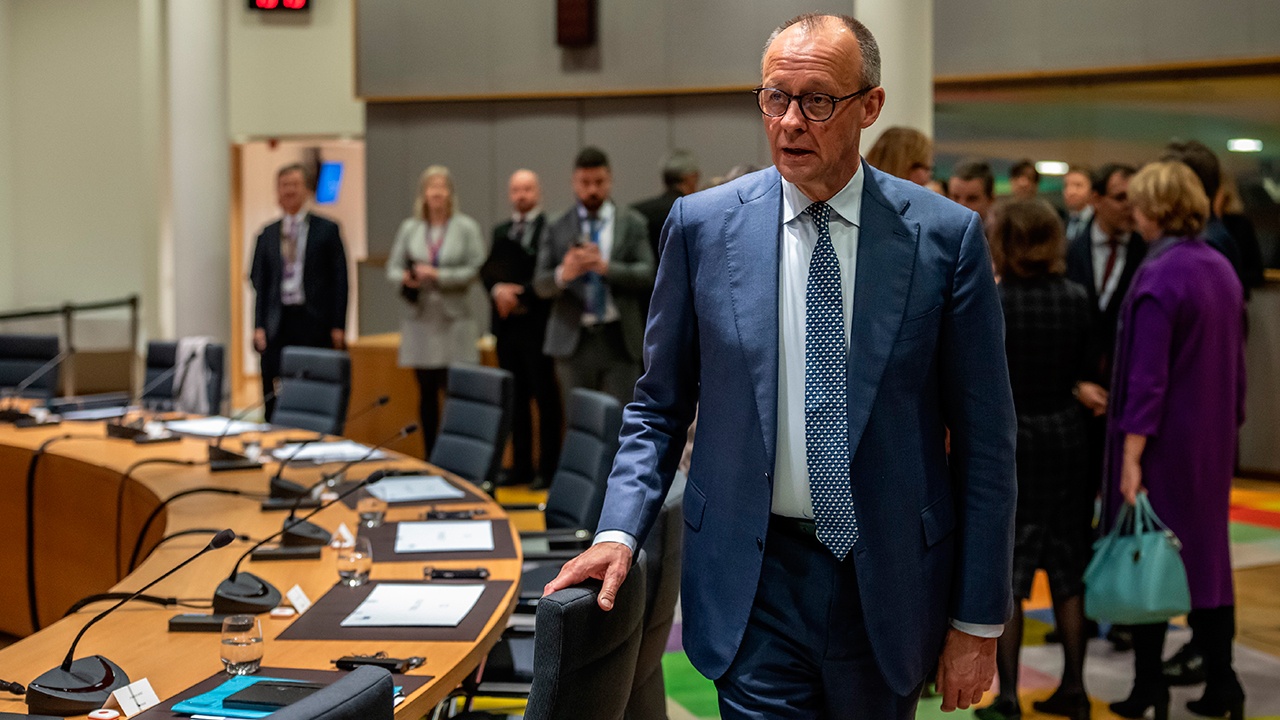 Разъехались в молчании: как прошел экстренный саммит ЕС по Гренландии