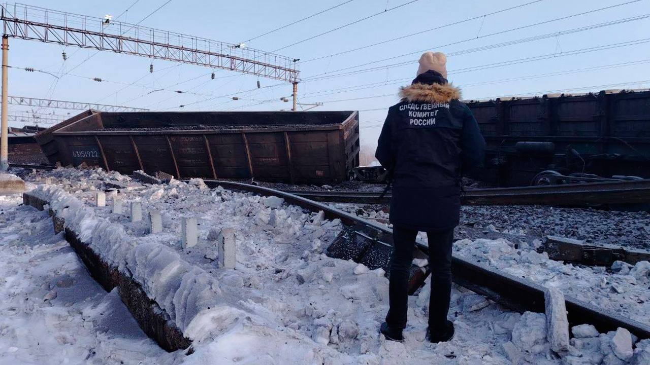 В Хабаровском крае с рельсов сошли 16 вагонов с углем