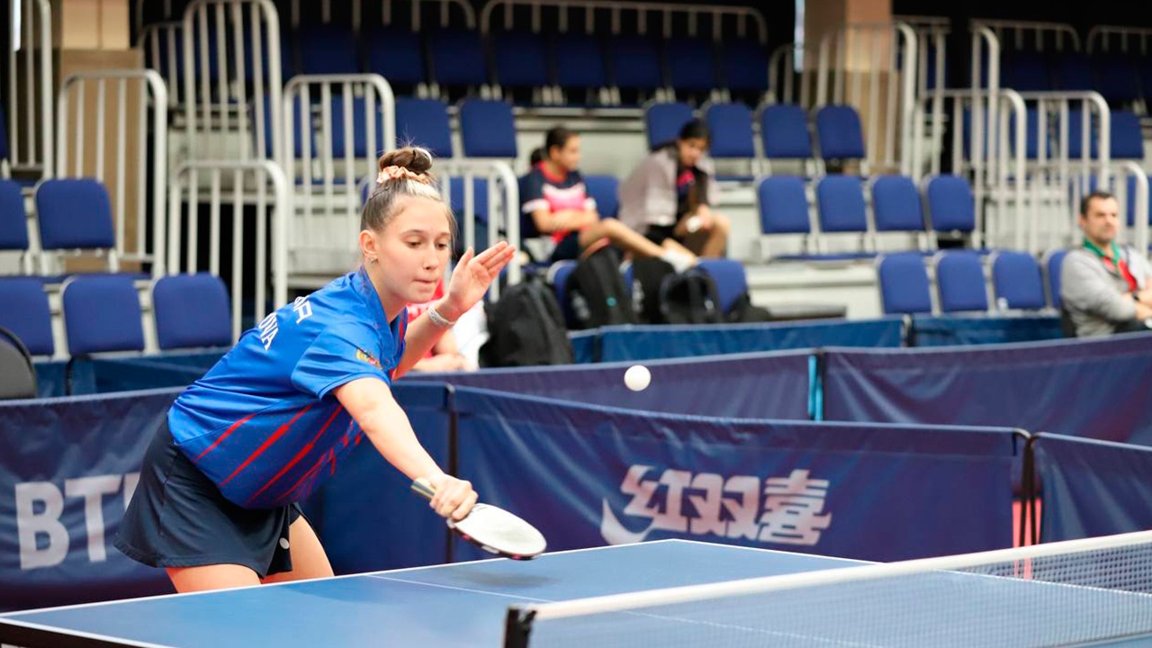 В России 14-летнюю теннисистку отстранили за недостойное поведение