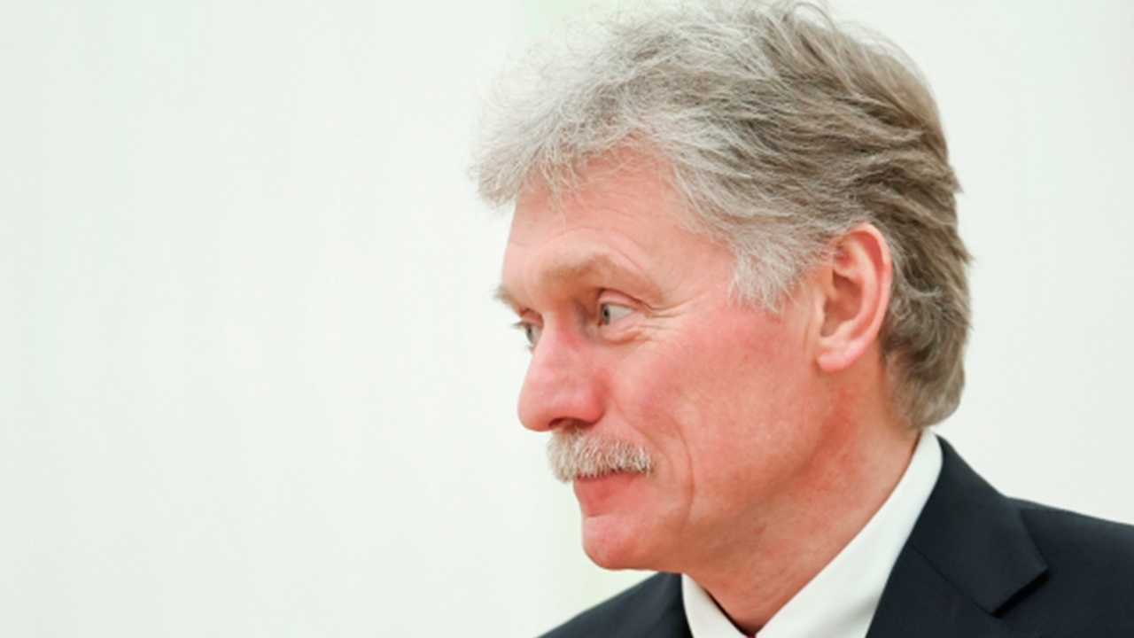 Песков отметил, что европейцы встали на дыбы из-за переписки Макрона с Трампом