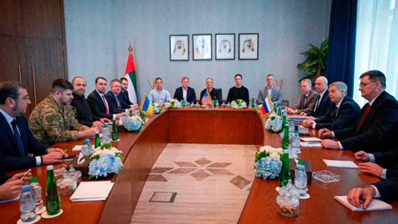 Песков: трехсторонняя группа по Украине продолжит работу