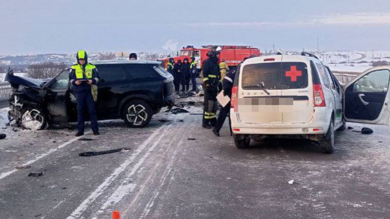 В Пермском крае четверо погибли в ДТП с санитарным автомобилем