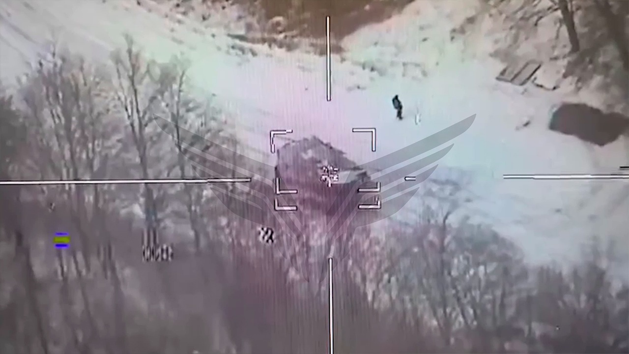 Минобороны показало кадры уничтожения M2 Bradley FPV-дроном