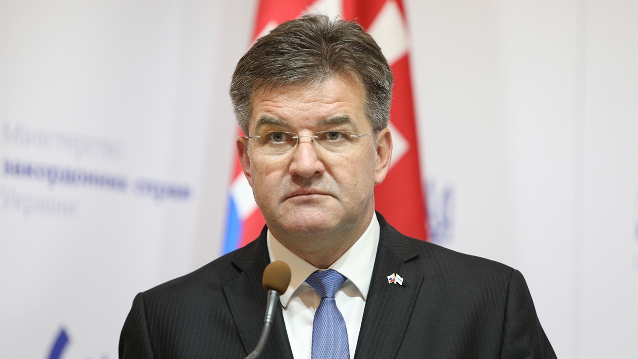 Советник Фицо подал в отставку после упоминания в деле Эпштейна