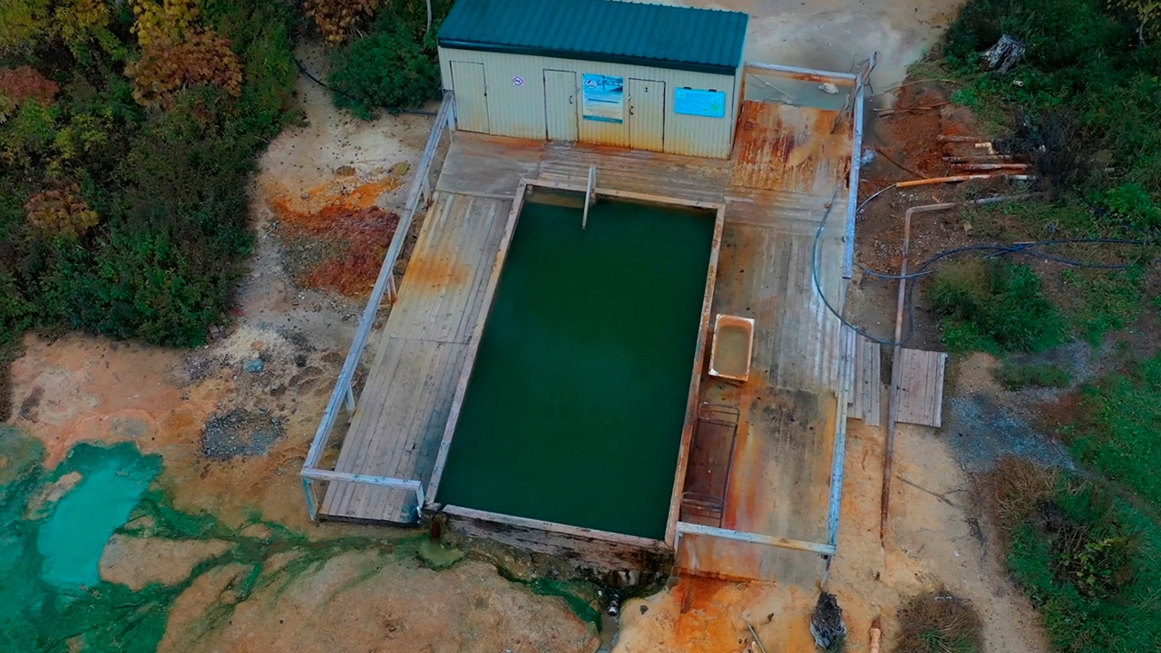 Пять взрослых и трое детей пропали на Камчатке