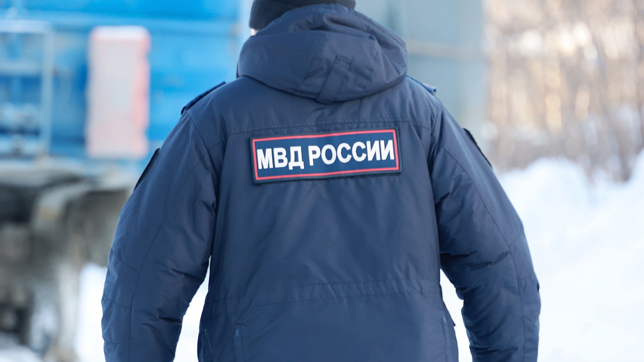 В Красноярском крае семиклассница напала на учителя и ранила школьницу