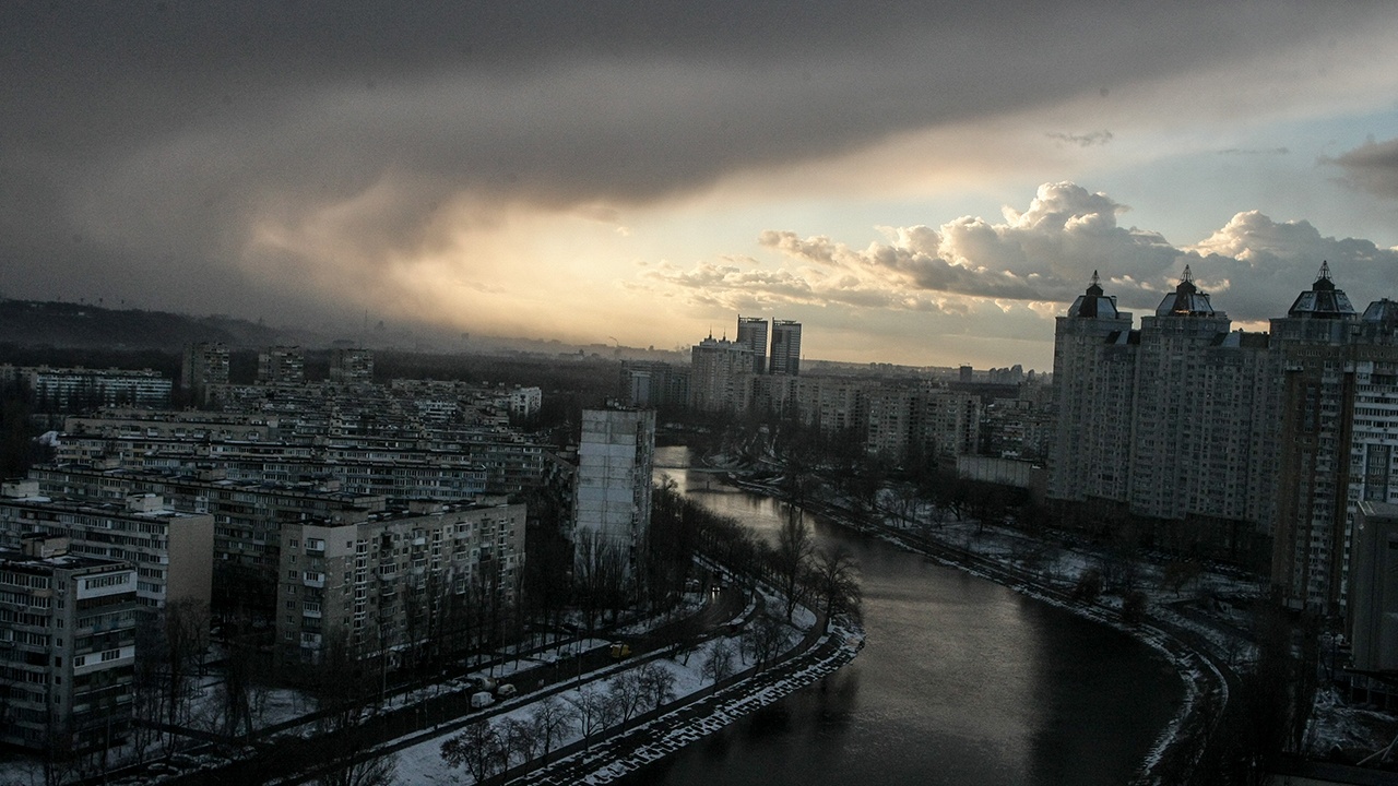 В Киеве после снегопада случился транспортный коллапс