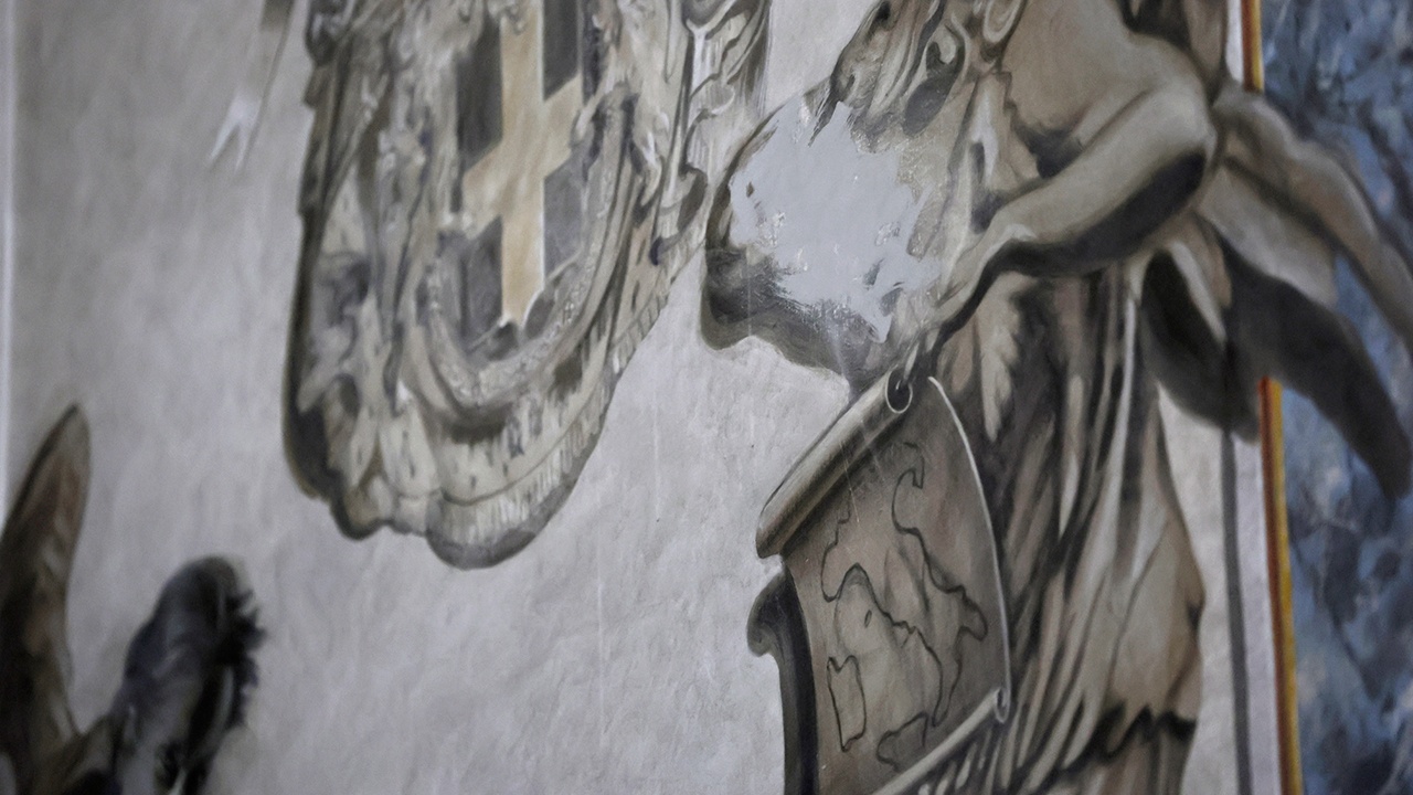 Ангела в римской церкви, напоминающего Мелони, закрасили