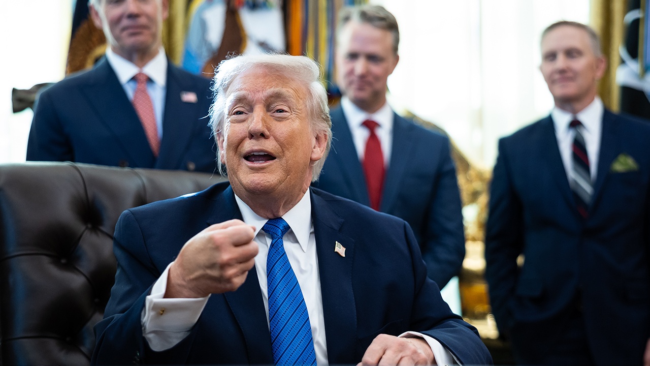 Трамп заявил, что гордится придуманным им названием оружия «дискомбобулятор»