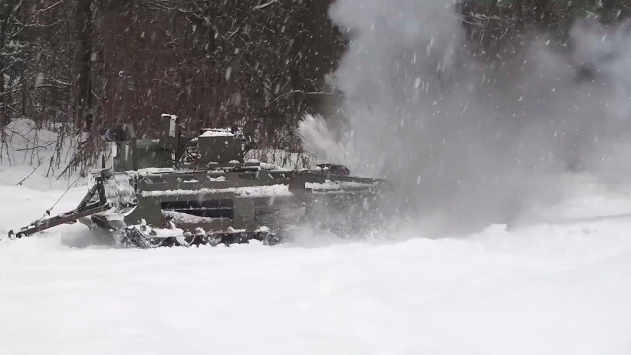 Наземный робот разминировал путь штурмовикам в Сумской области