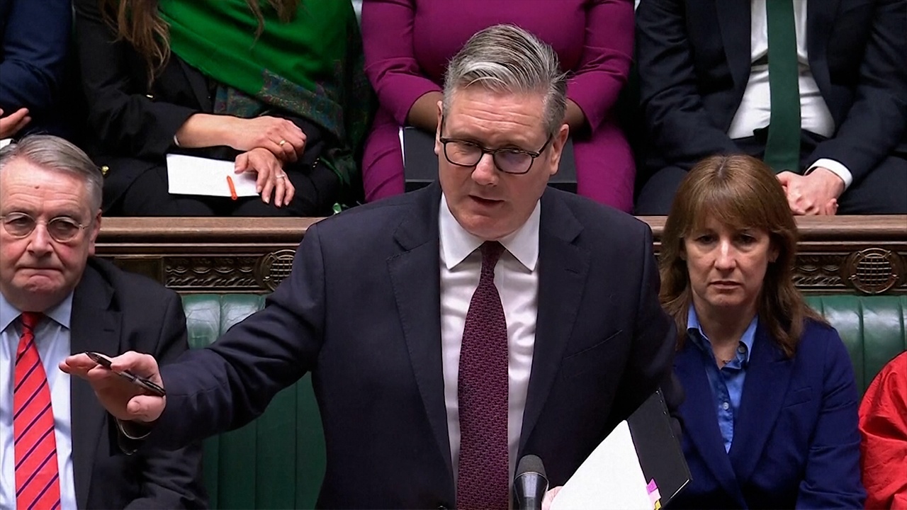 Дни Стармера сочтены: как дело Эпштейна пошатнуло стул под британским премьером