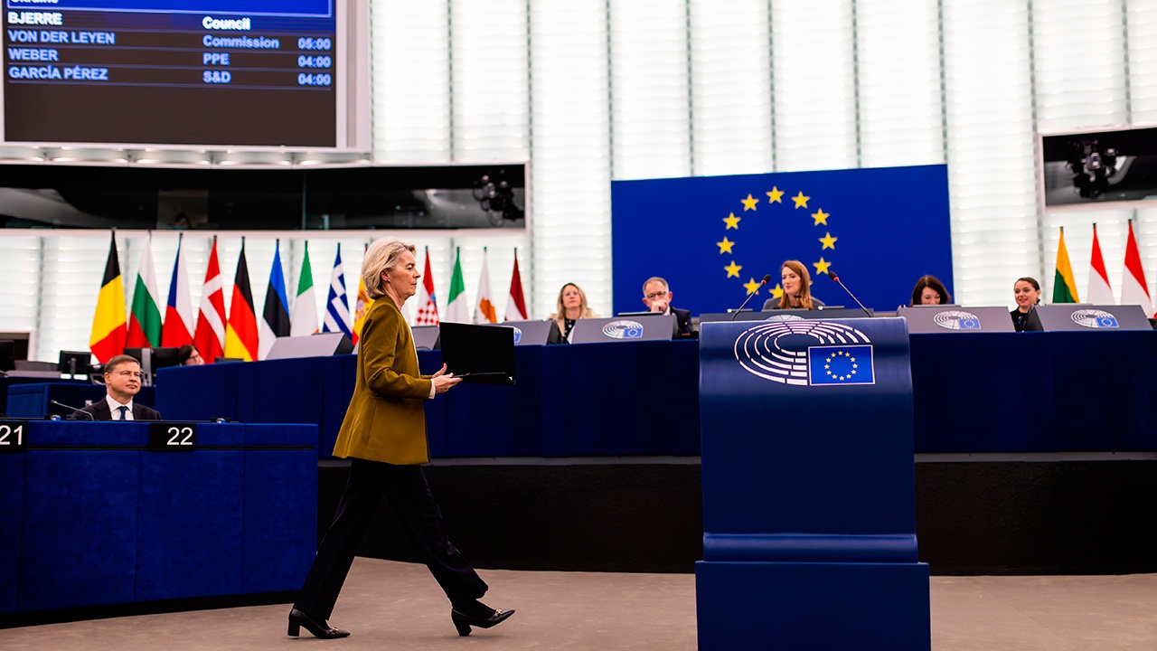 Глава ЕК призвала оперативно утвердить 20-й пакет санкций против России