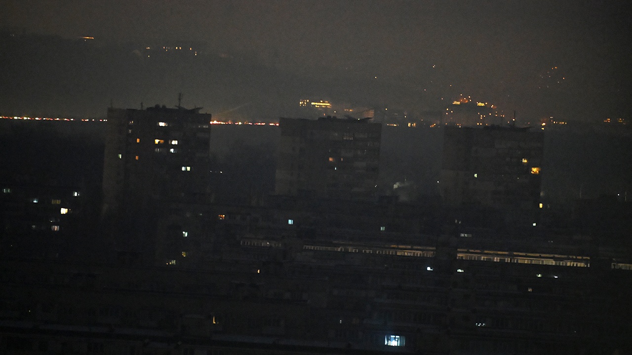 «Укрэнерго» заявила об аварийных отключениях света в большинстве регионов