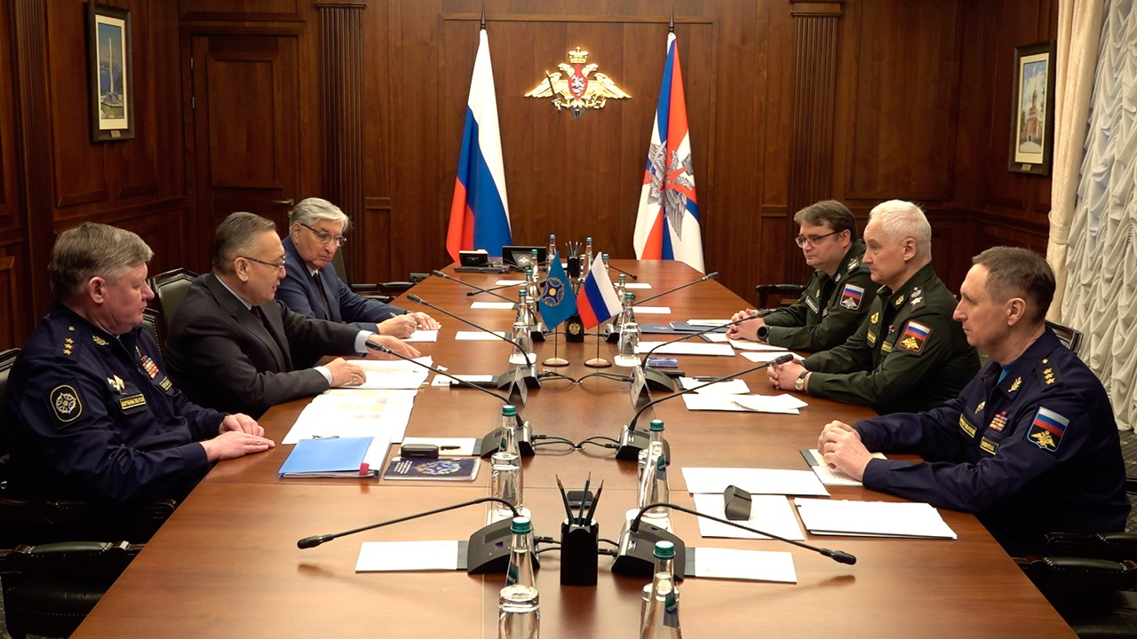 Белоусов провел переговоры с генеральным секретарем ОДКБ Масадыковым