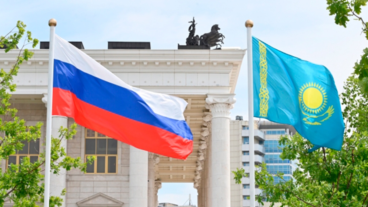 В проекте новой Конституции Казахстана изменили формулировку о русском язык