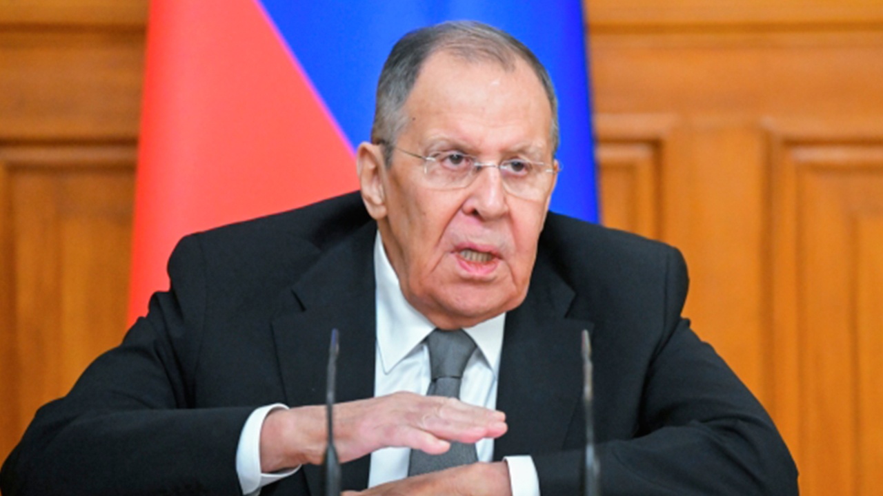 Лавров: РФ не следует впадать в восторг от давления Трампа на Киев и ЕС
