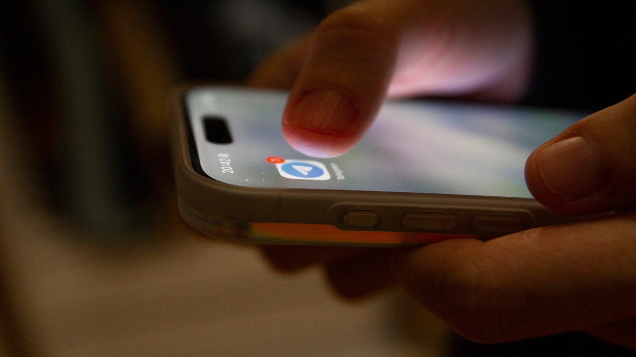 Замедление как инструмент: как в РФ хотят заставить Telegram соблюдать законы