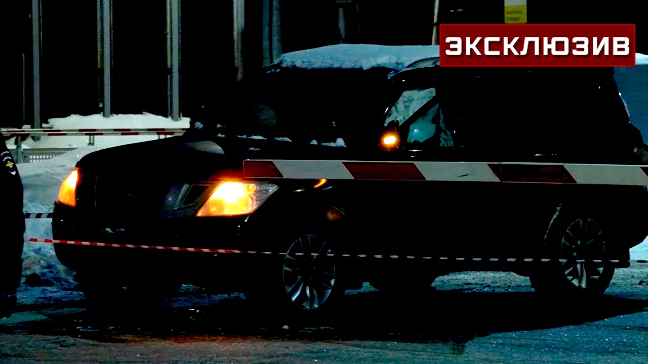 На место взрыва автомобиля в подмосковном Фрязино прибыли кинологи и саперы