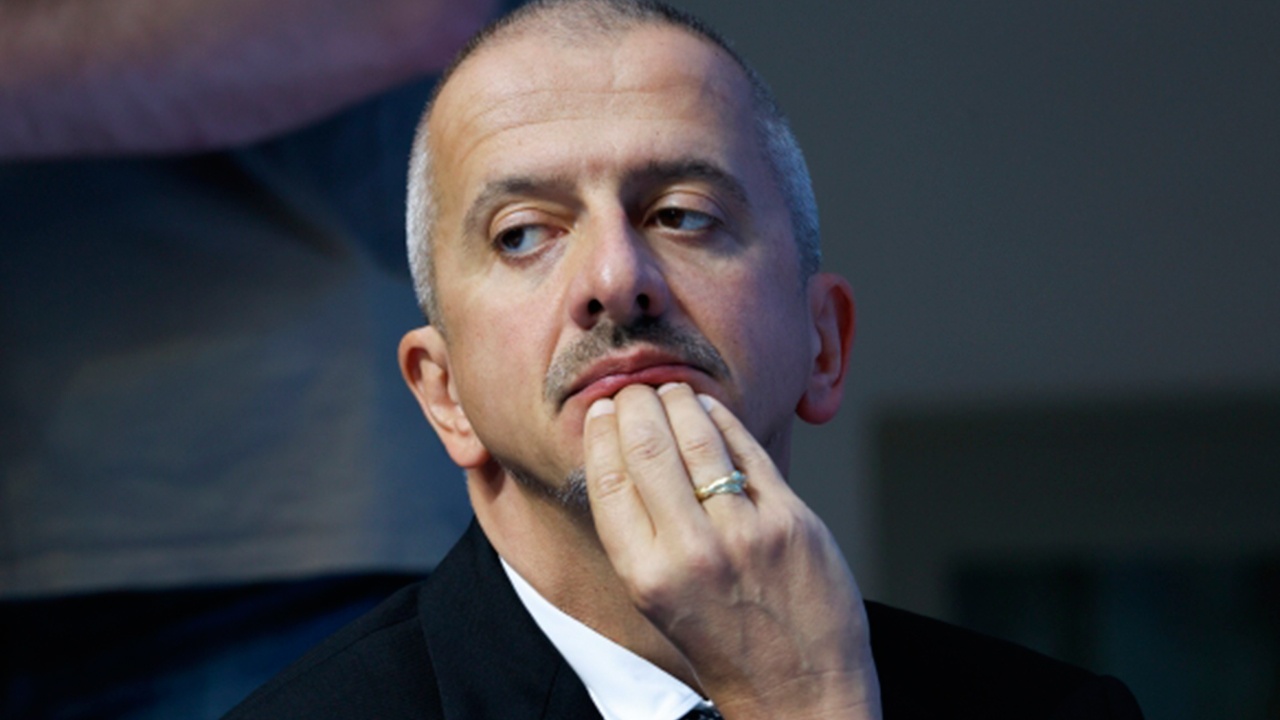 Богомолов попросил отставки, не доработав месяц во главе Школы-студии МХАТ