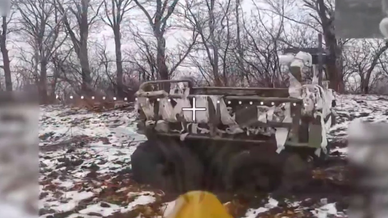 FPV-дроны поразили наземных роботов и бронетехнику ВСУ