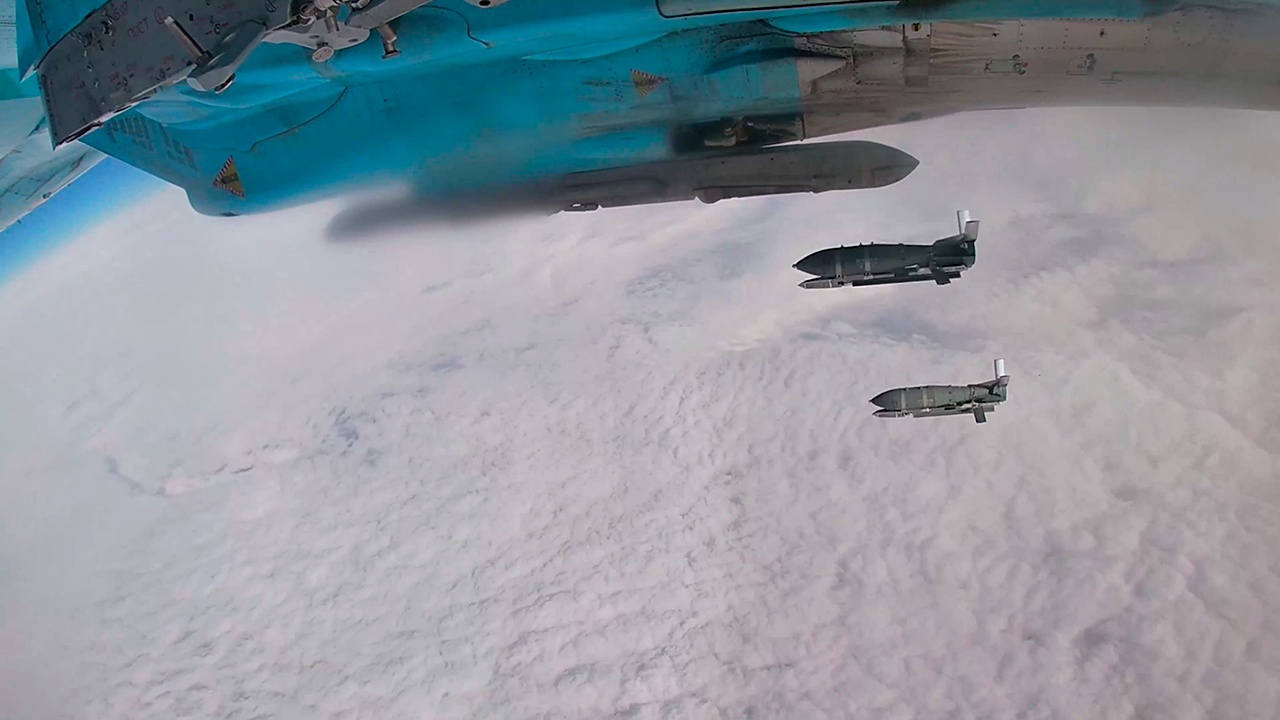 Экипаж Су-34 разнес пункт управления беспилотниками врага в зоне СВО