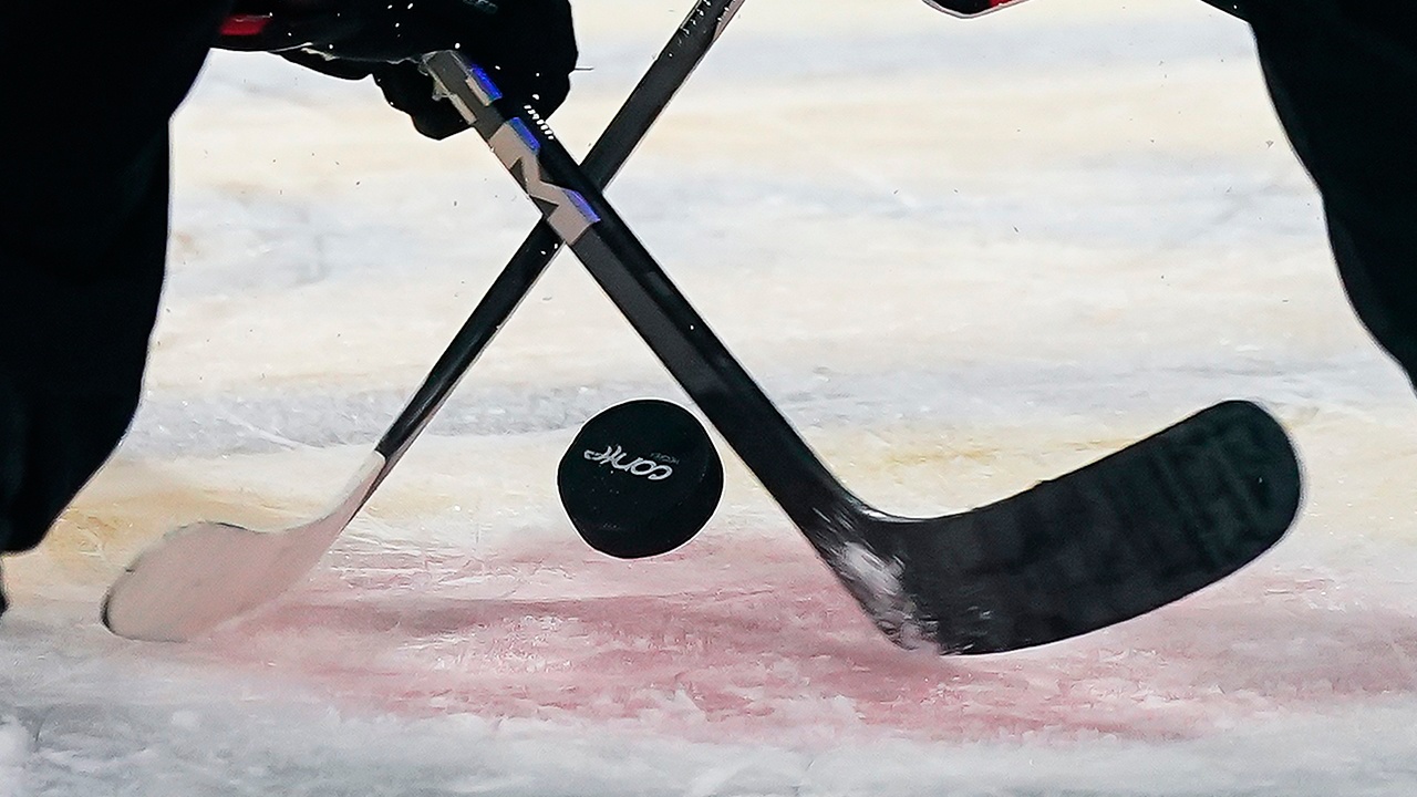 Канадцы разгромили Швейцарию и вышли в плей-офф турнира по хоккею на ОИ