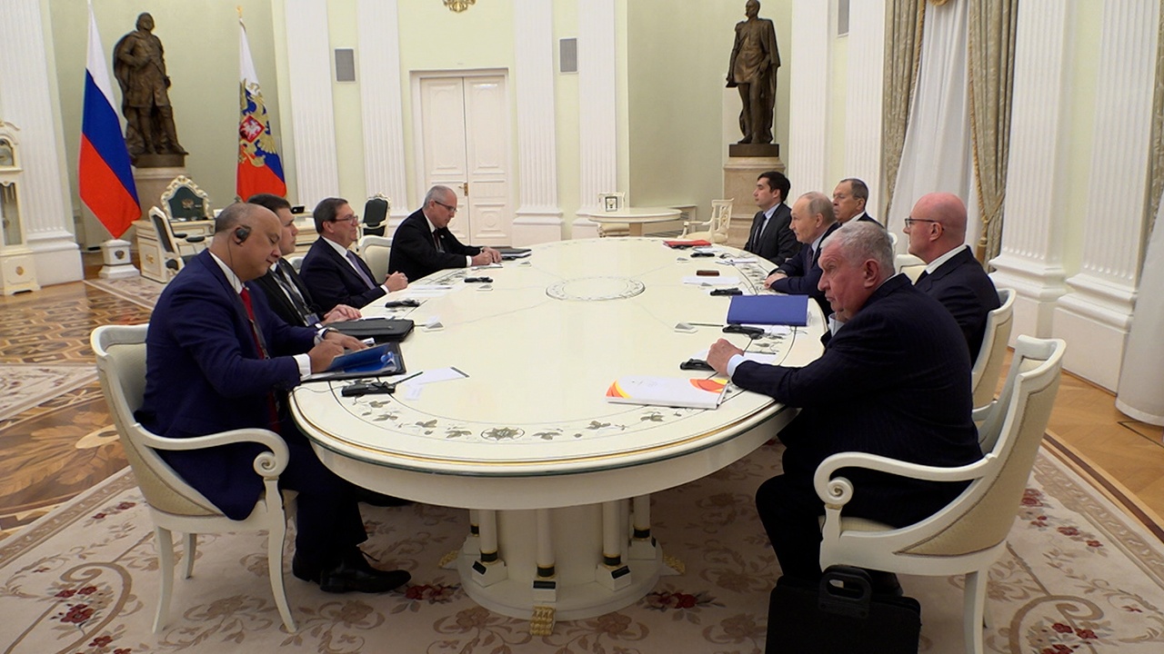 Путин назвал неприемлемыми новые санкции против Кубы