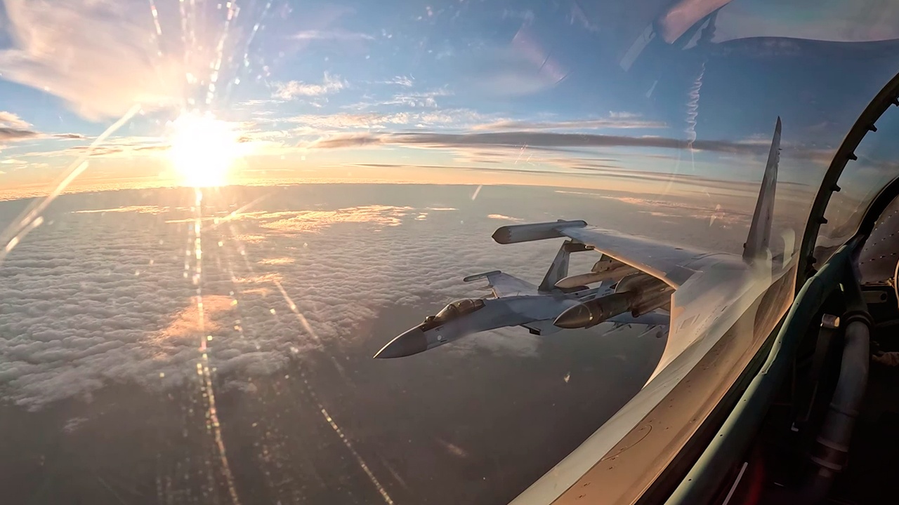 Экипаж Су-35С прикрыл армейскую авиацию в зоне СВО