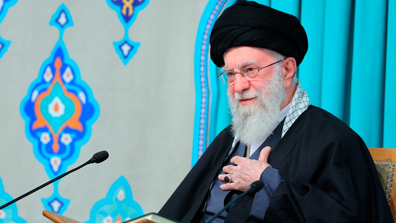 Axios: США рассматривают возможность ликвидации Хаменеи и его сына