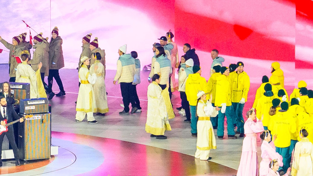 Россияне приняли участие в церемонии закрытия Олимпиады-2026