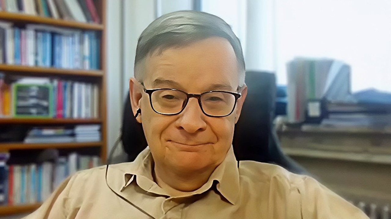 Корееведа Андрея Ланькова задержали перед лекцией о КНДР в Латвии