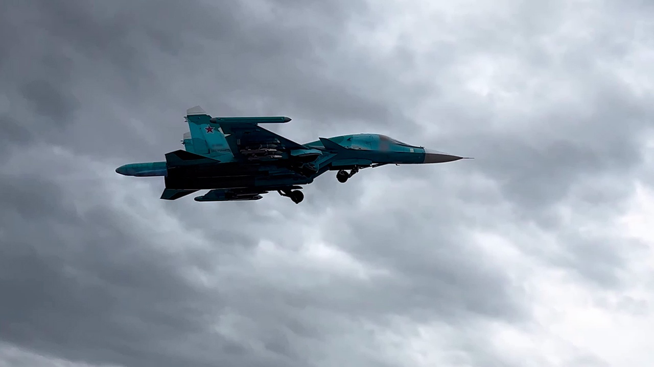 Склад с боеприпасами и дронами ВСУ взлетел на воздух от удара Су-34