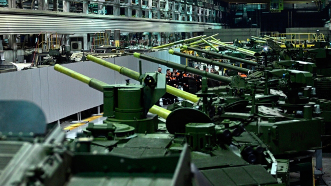 Мишустин: поставки востребованной техники в ВС РФ выросли на десятки процентов