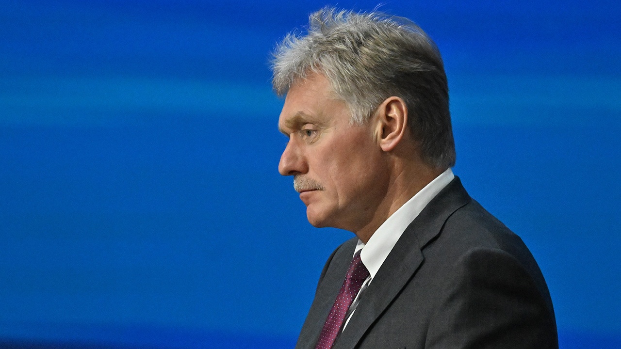 Песков: падение нефтегазовых доходов компенсируется другими источниками