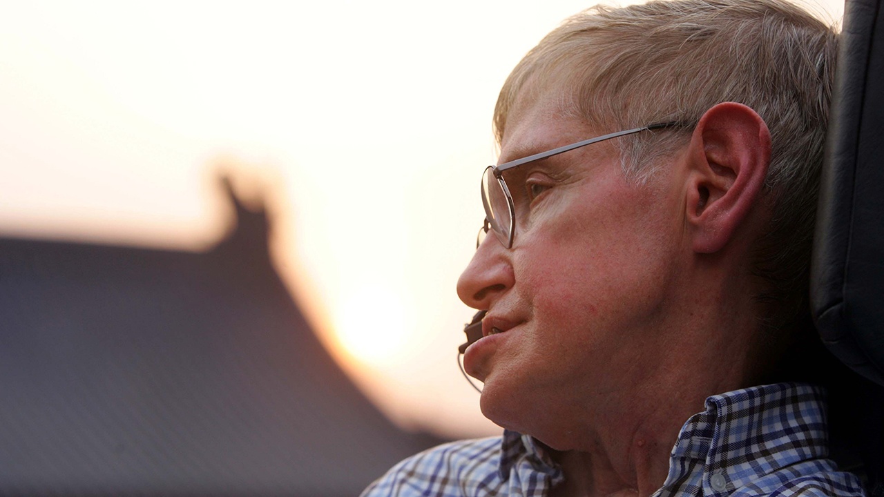 Sun: девушки в бикини на фото с Хокингом были его сиделками