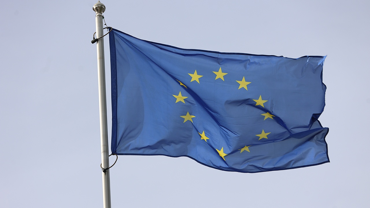 Politico: послы стран ЕС проводят регулярные переговоры в защищенном бункере