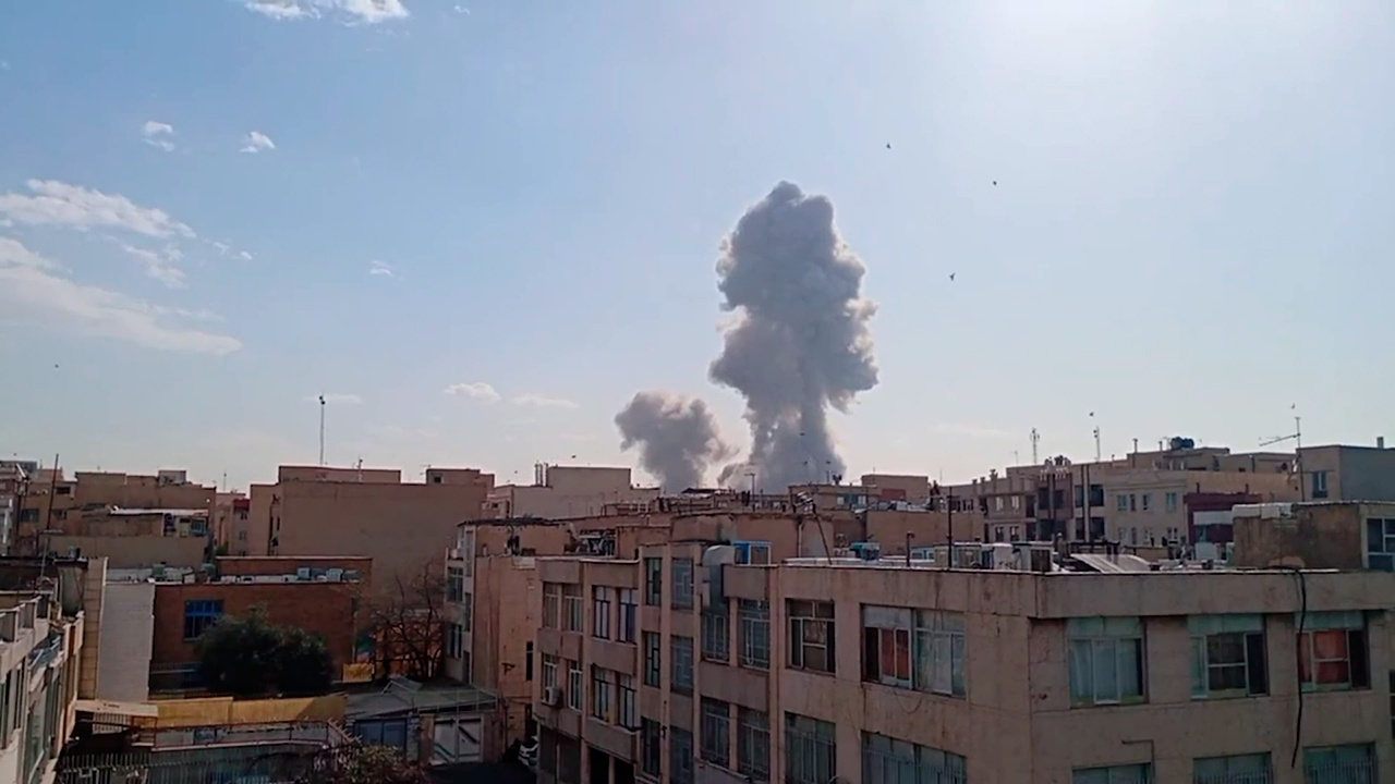 В Иране ракетному удару подвергся город Бушер, где расположена АЭС