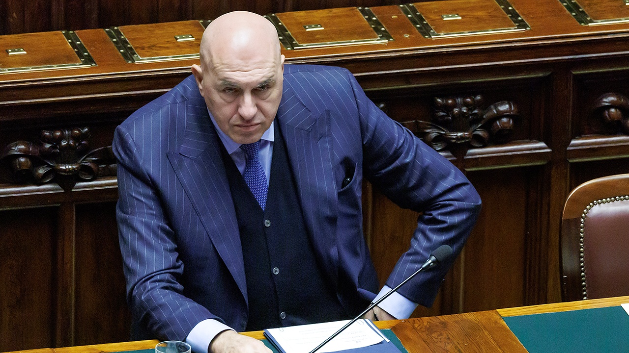 Застрявший в Дубае глава минобороны Италии сообщил, что находится в безопасности