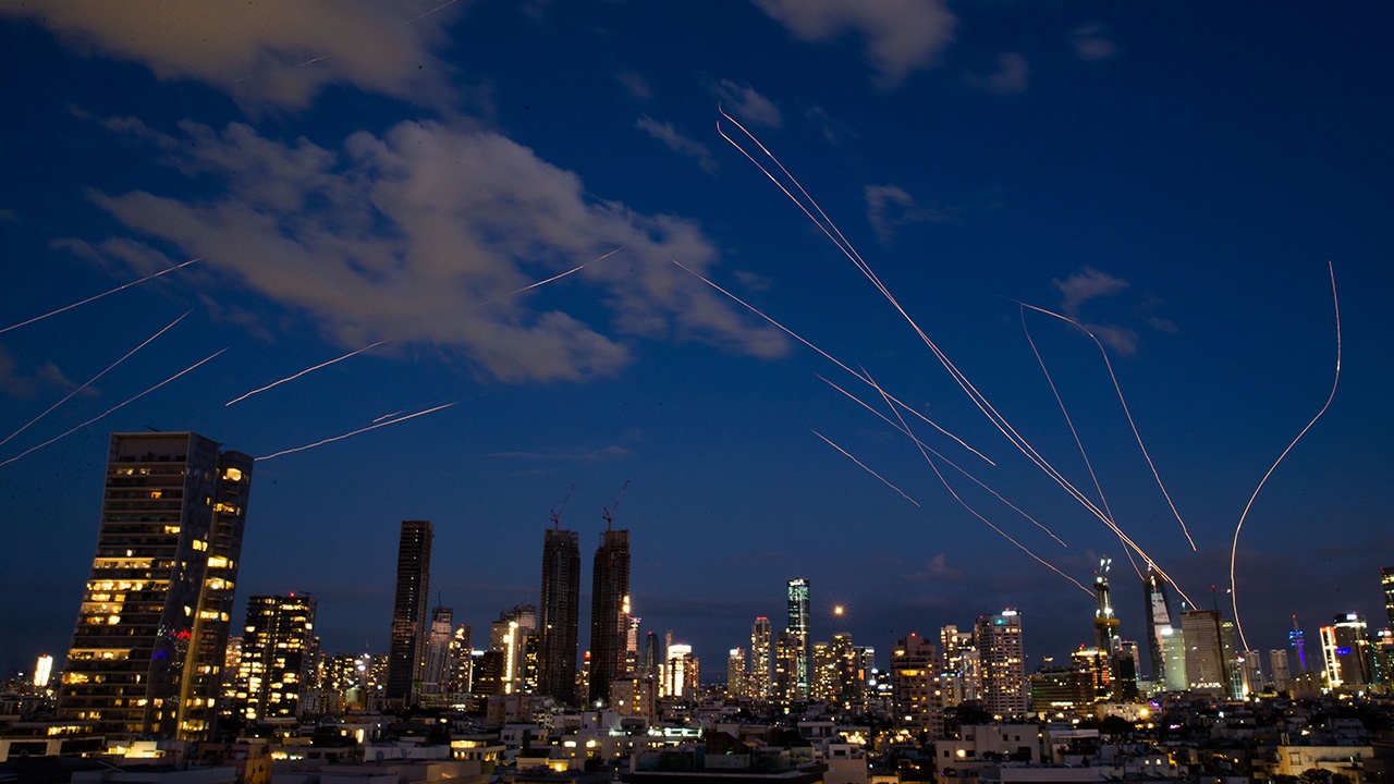 Иран ударил минимум по шести военным объектам США на Ближнем Востоке