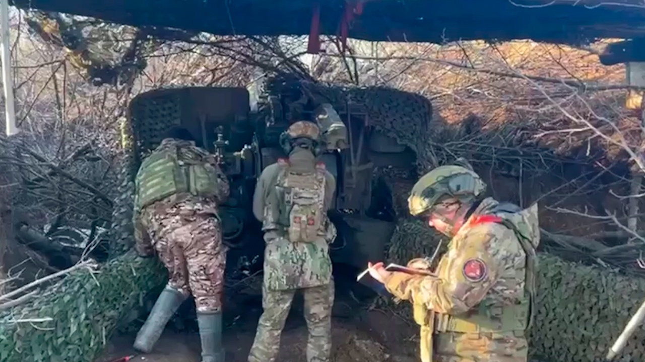 Артиллеристы уничтожили склад боеприпасов и наблюдательные посты ВСУ