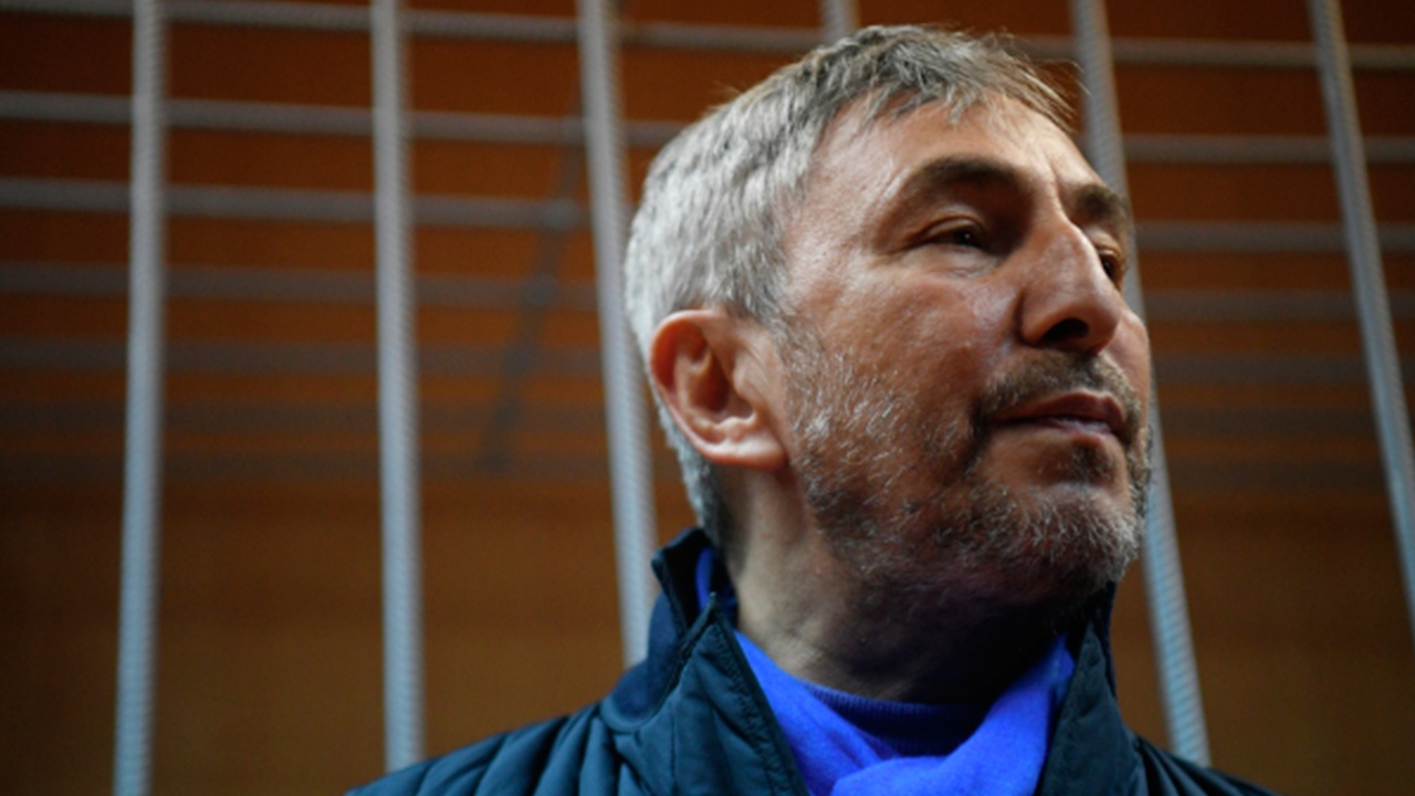 Экс-сенатора Умара Джабраилова нашли мертвым в гостинице на Тверской