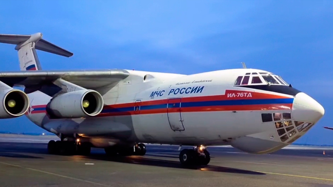 Россиян доставили из Египта спецбортом МЧС